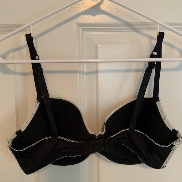 Women’s Underwire Bra in size 34D Black w/Lace by b.tempt’d - Picture 2 of 9
